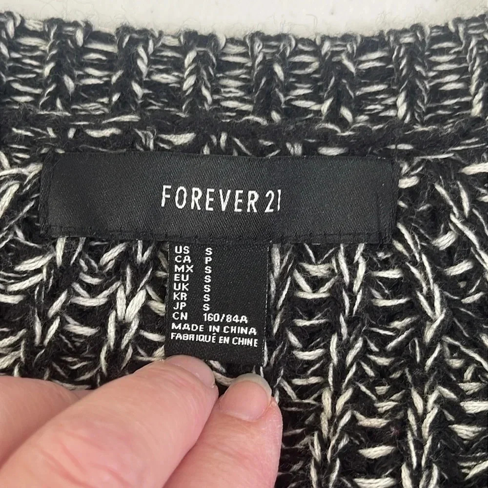 Forever 21 Sweater Womens Small Black White With Front Zippers - Picture 3 of 4